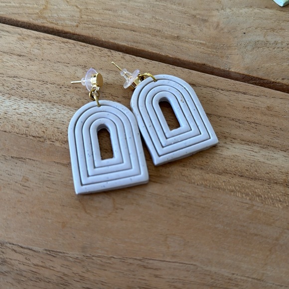 4 pair of polymer clay earrings - Picture 3 of 7